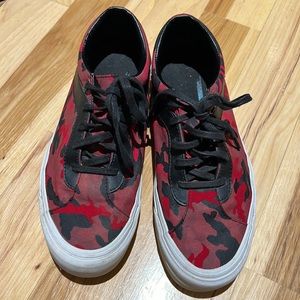 red camouflage vans